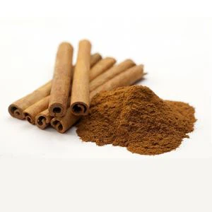 Öğütülmüş pudralı tarçın çubukları baharat